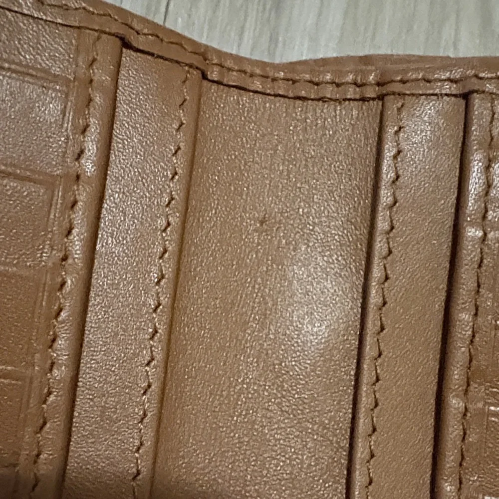 RADLEY LONDON Brown Leather Zip-Around Wallet with Gold Scottie Logo - Picture 4 of 6